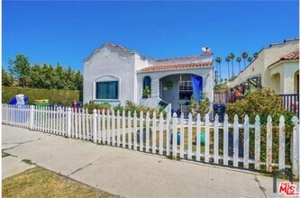 Building Photo - 1033 57th St