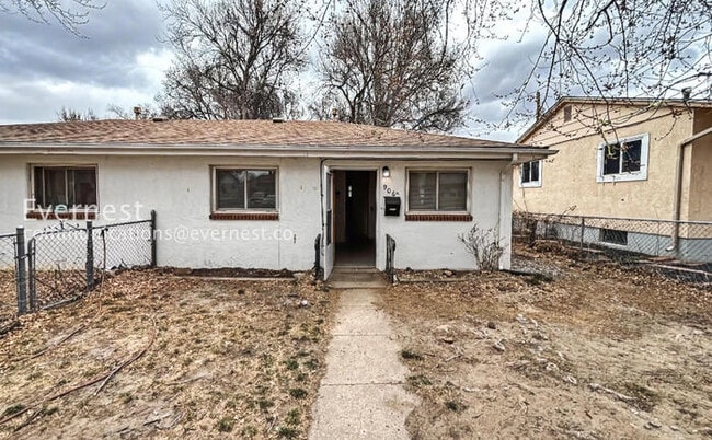 Building Photo - 906 Carlisle St