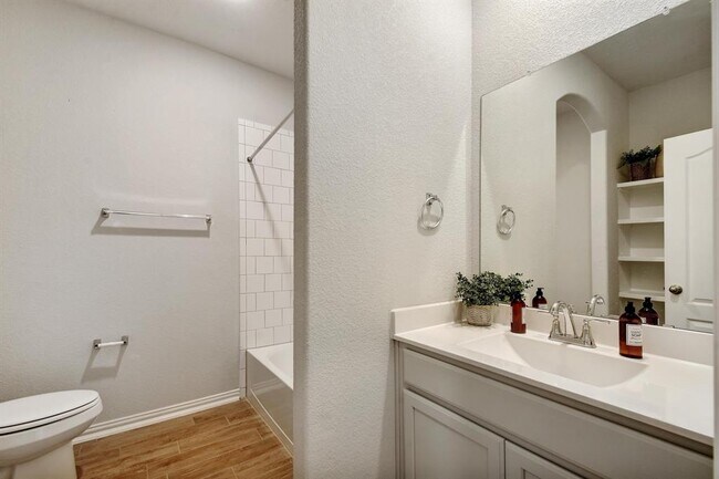 Building Photo - 858 Cherrystone Loop