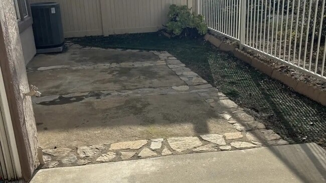 Building Photo - 18722 Caminito Pasadero