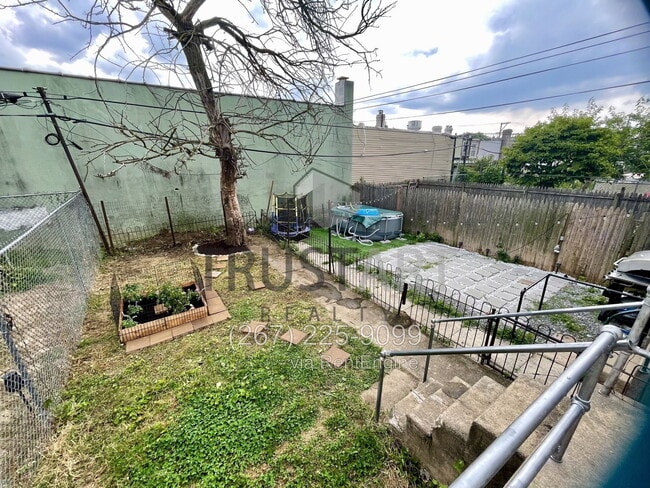 Building Photo - 4747 N Mascher St