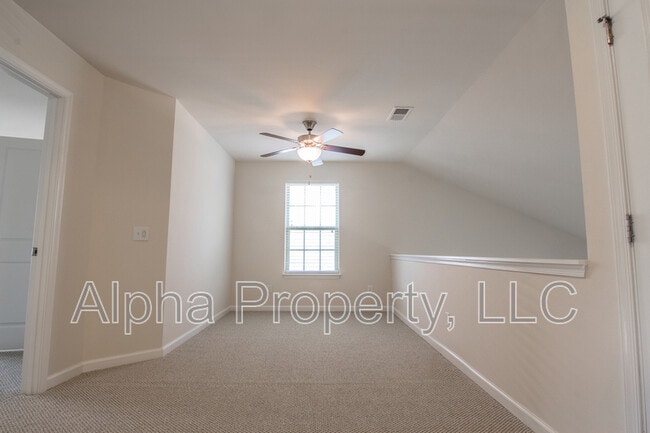 Building Photo - 24 Fairchild Way