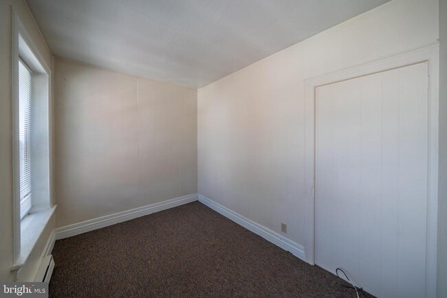 Building Photo - 301 S Broad St