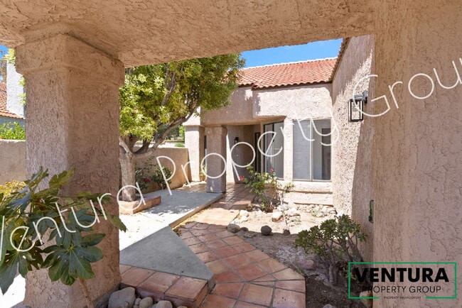Building Photo - Clean 3-Bedroom, 2 Baths with large yard in Moorpark – Comfort & Convenience Await!