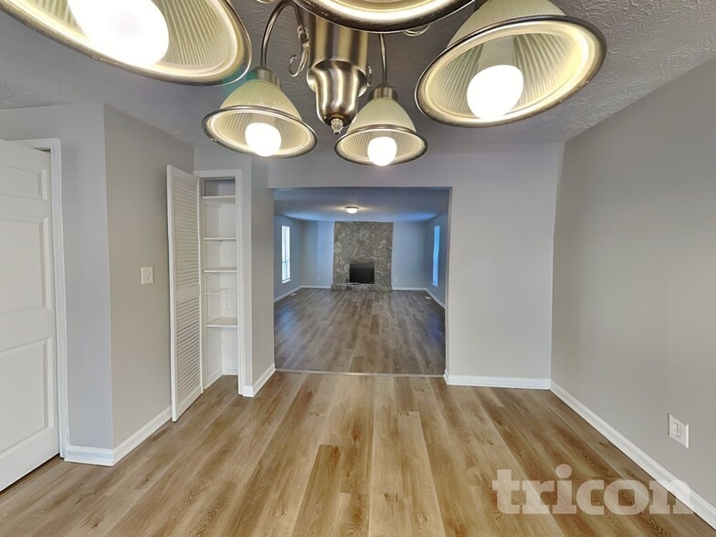 Building Photo - 5577 Mountain Park Way