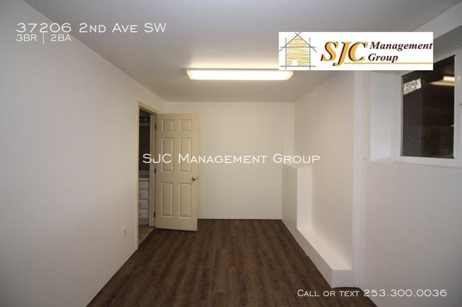 Building Photo - Three Bedroom Plus Finished Basement