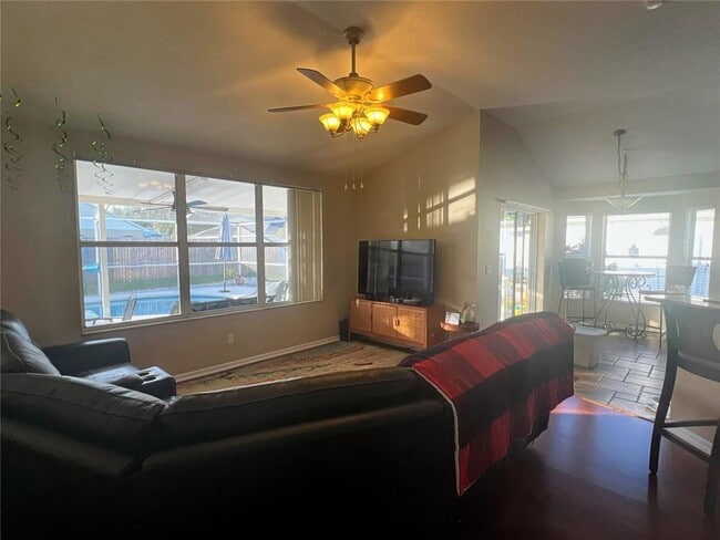 Building Photo - 1442 Lake Shore Ranch Dr