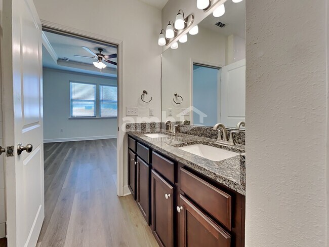 Building Photo - 1291 Tan Tara Trl