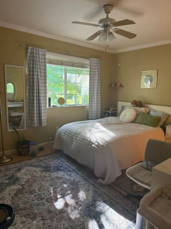 Building Photo - 8908 Gravenstein Way