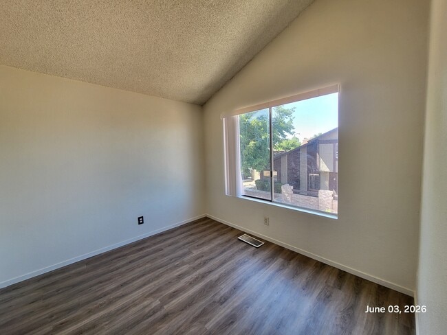 Building Photo - 4456 Buena Vista Dr