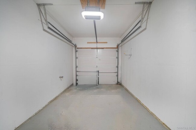 Building Photo - 18 Summerfield Cir