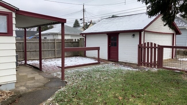 Building Photo - 1150 Creighton Ave