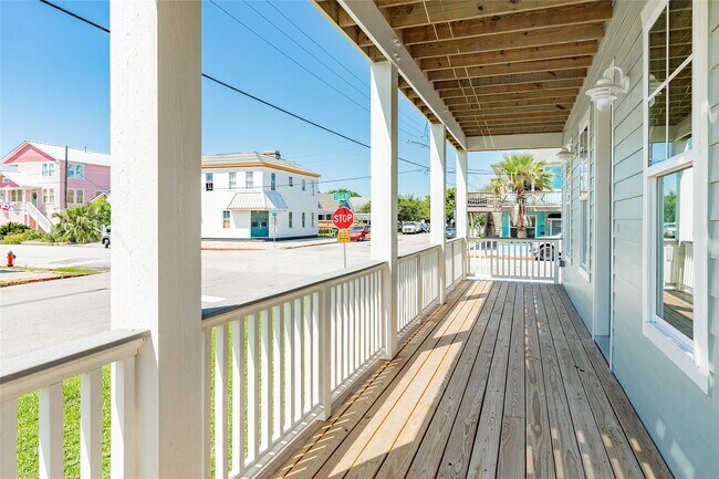 Building Photo - 3228 Avenue R