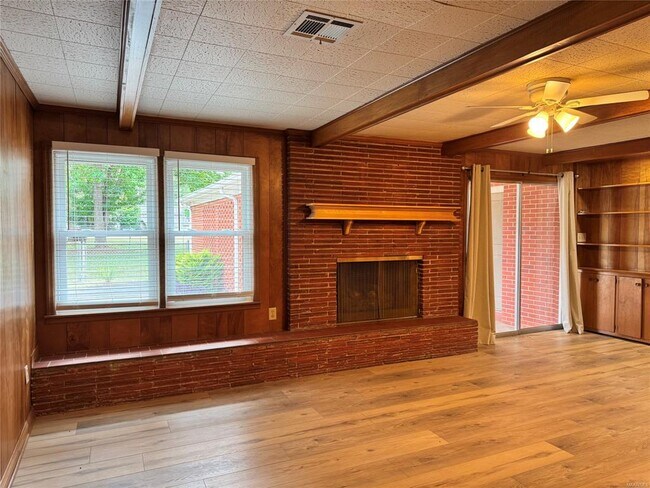 Building Photo - 2914 Sumter Ave