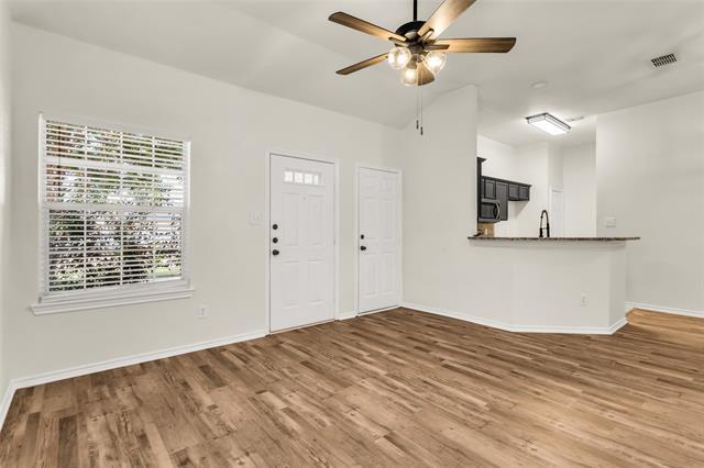 Building Photo - 404 Blake Ln
