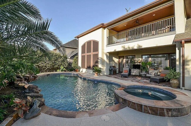 Building Photo - 10015 Nicollet Lake Ln