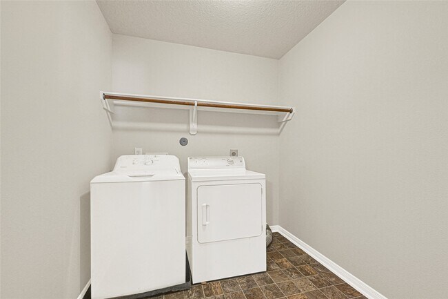 Building Photo - 3219 Zephyr Glen Way