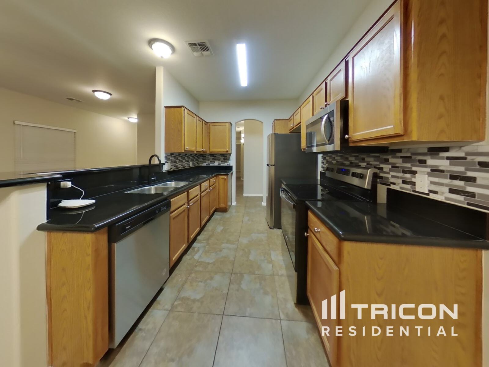 Building Photo - 36085 N Mirandesa Dr