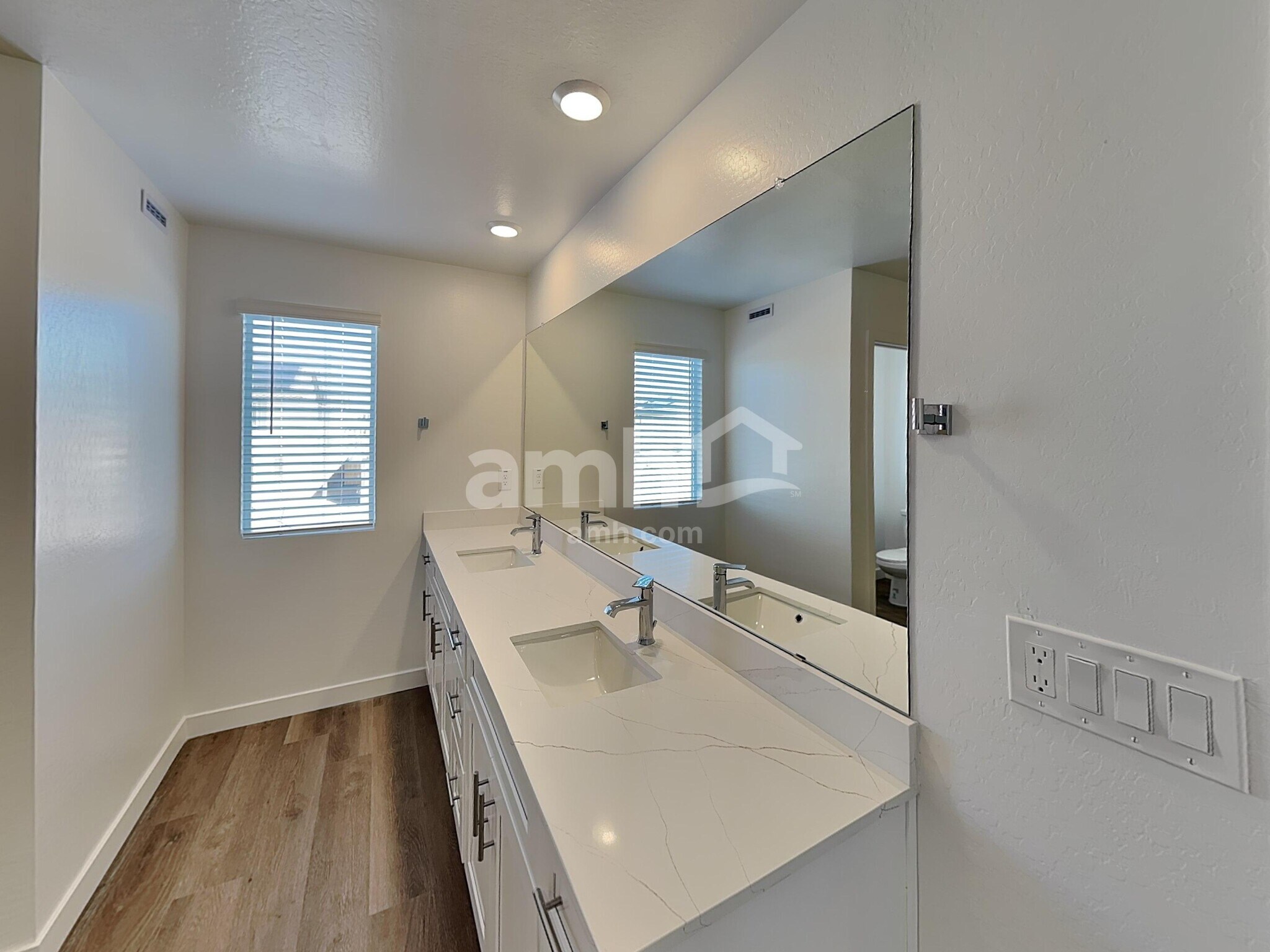 Building Photo - 20177 W Thomas Rd