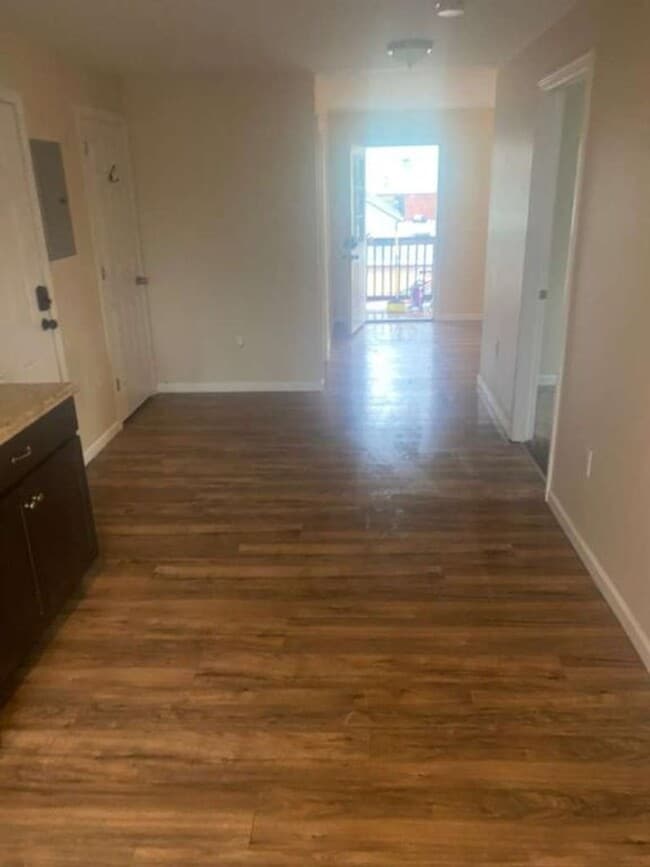 Building Photo - 32 North St