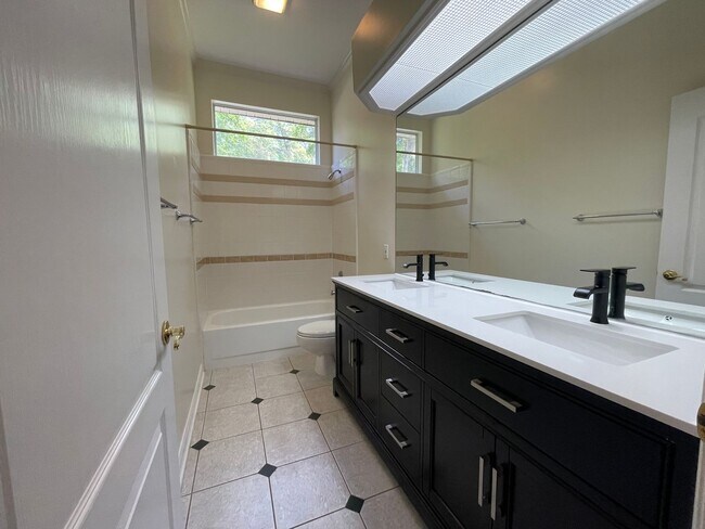 Building Photo - Shenandoah