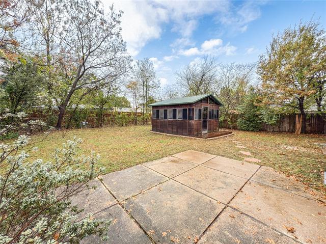 Building Photo - 8636 Strathmore Dr