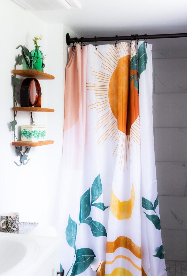 Building Photo - 2919 Elm St