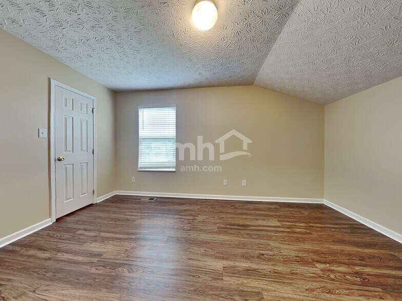 Building Photo - 1117 Long Meadow Dr