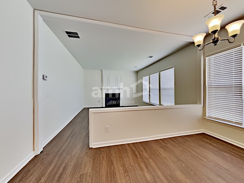 Building Photo - 1703 Kendall Cove Ln