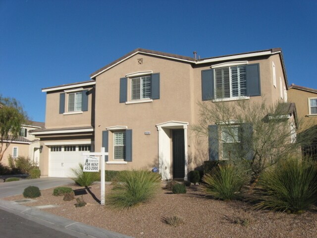 Building Photo - Beautiful, Spacious Four Bedroom + Loft Home in Gated Community!