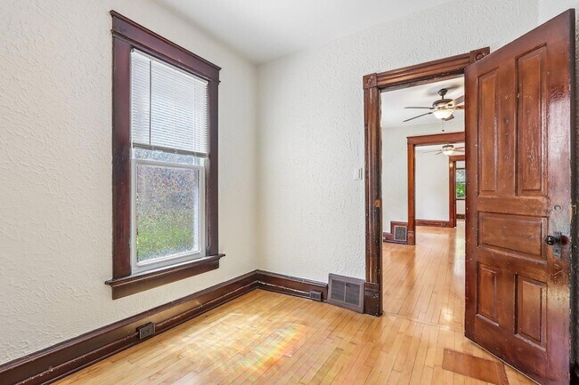 Building Photo - 1660 N Marshall St