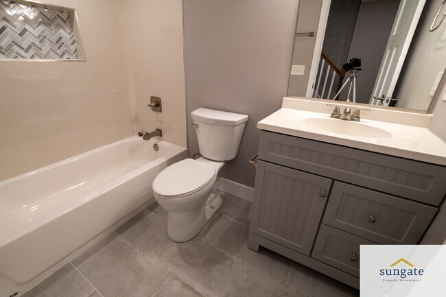 Building Photo - 1125 S Clinton St