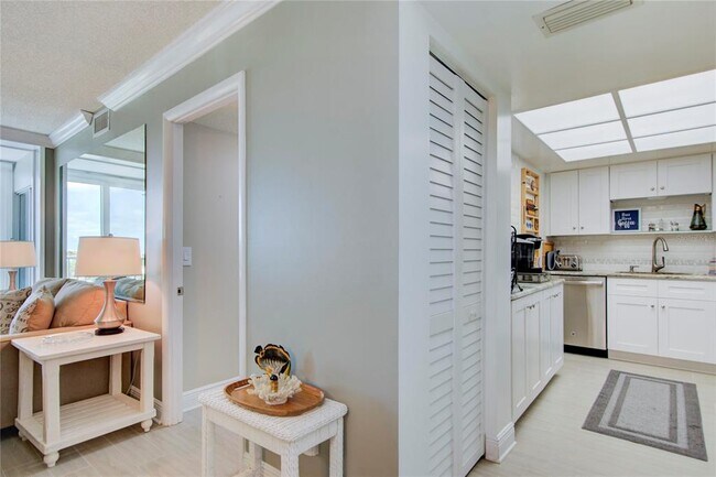 Building Photo - 10216 Regal Dr