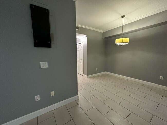 Building Photo - RESORT STYLE LIVING at the Barrington Park Condos!- Beautifully update 2/2 on Ground Floor!