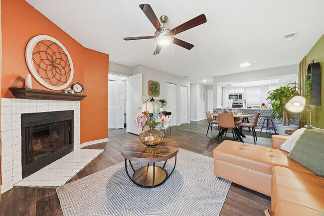 Building Photo - 8307 Royal Sand Cir