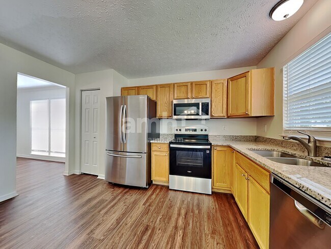 Building Photo - 257 Bannock Dr