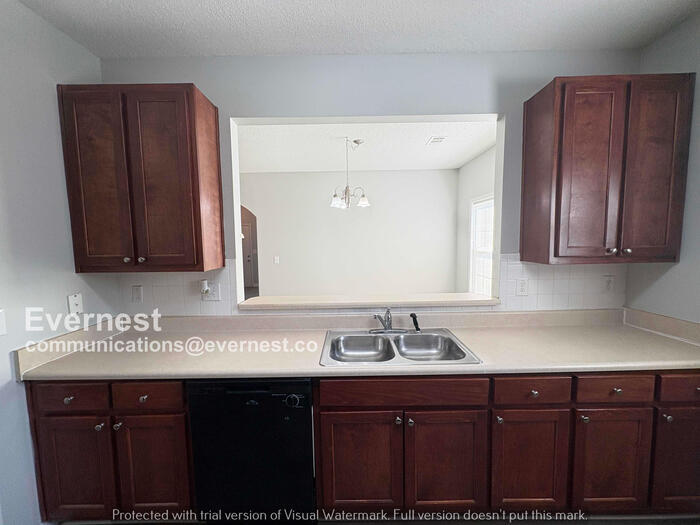 Building Photo - 8651 Thomas Ln