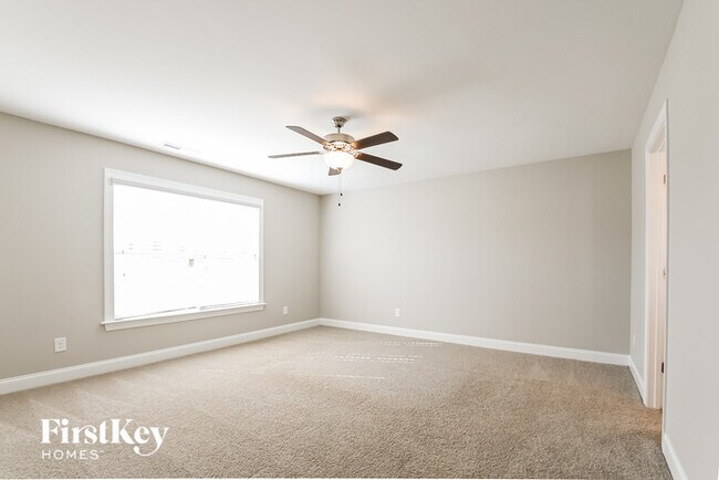 Building Photo - 217 Southern Acrs Dr