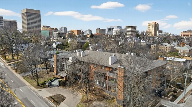 Building Photo - 155 N Hanley Rd