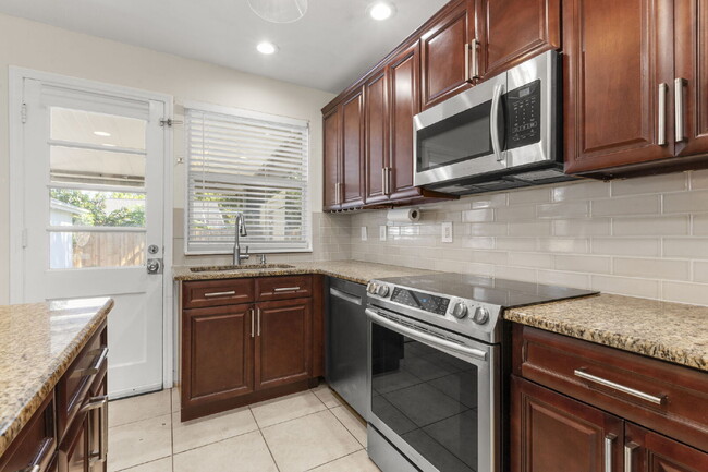 Building Photo - 3505 Prescott St N