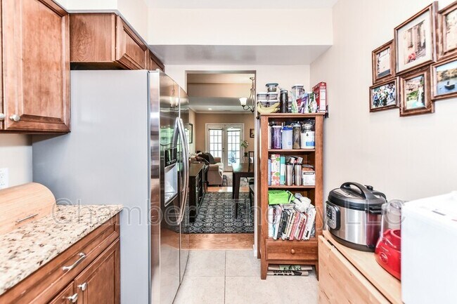 Building Photo - 2911-D S Woodstock St