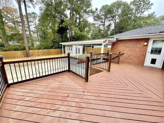 Building Photo - 1430 Pine Valley Loop