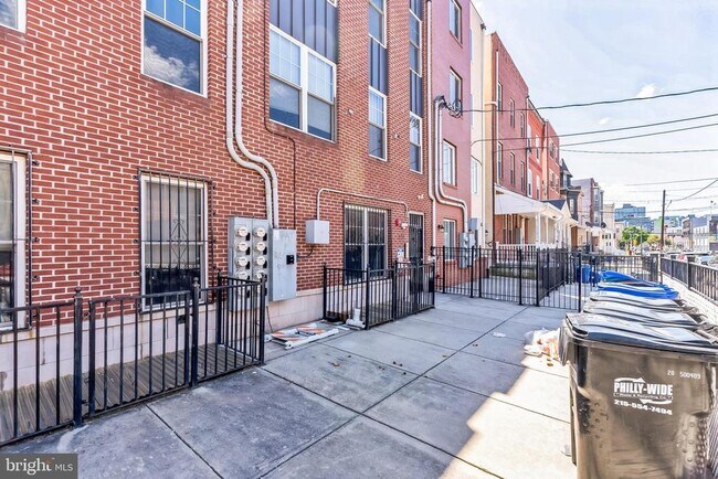 Building Photo - 333 N 40th St