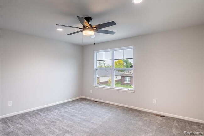 Building Photo - 24180 Liberty Hill Dr