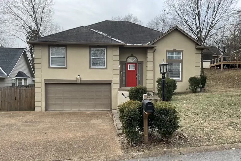Primary Photo - 1127 White Mountain Ln