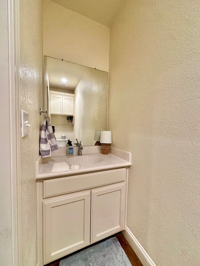 Building Photo - 1801 S 10th St