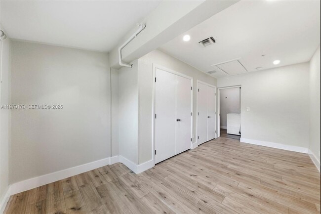 Building Photo - 4561 SW 25th Terrace