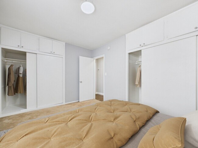 Building Photo - Overland Avenue Apartments
