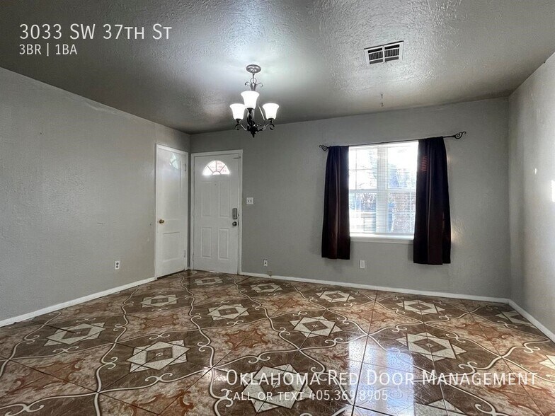 Building Photo - 3033 SW 37th St