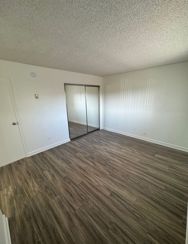 Building Photo - 7434 Mesa College Dr